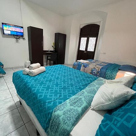 Hotel Y Cafe Ixmati Suchitoto Екстер'єр фото