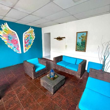 Hotel Y Cafe Ixmati Suchitoto Екстер'єр фото