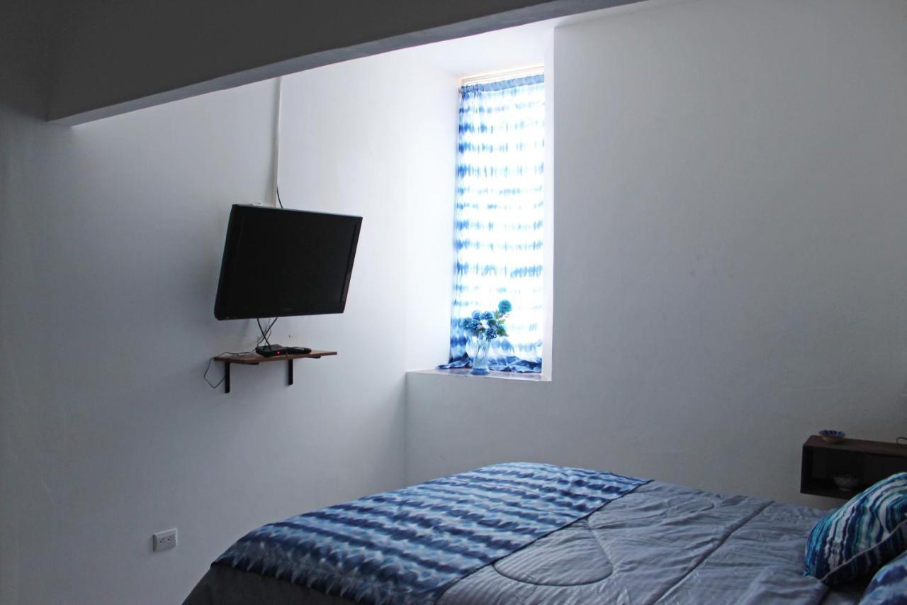Hotel Y Cafe Ixmati Suchitoto Екстер'єр фото