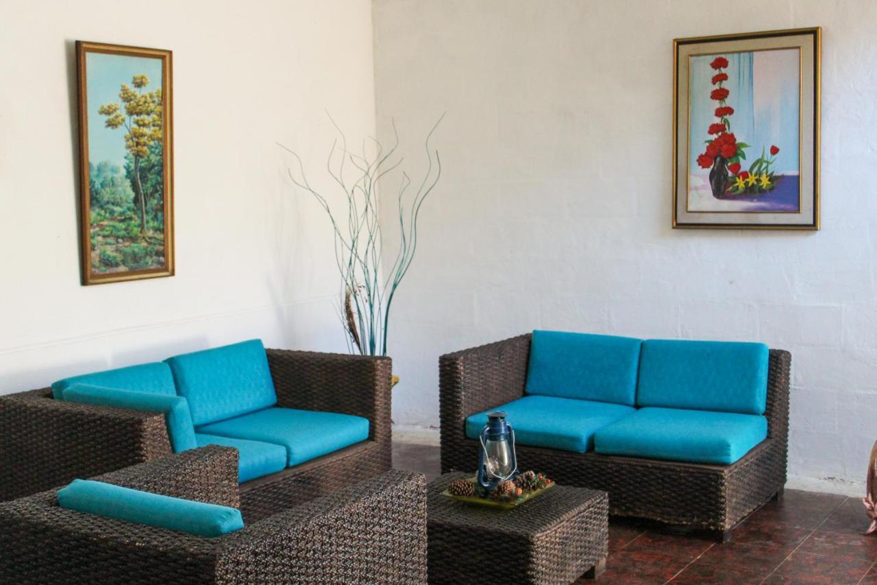 Hotel Y Cafe Ixmati Suchitoto Екстер'єр фото
