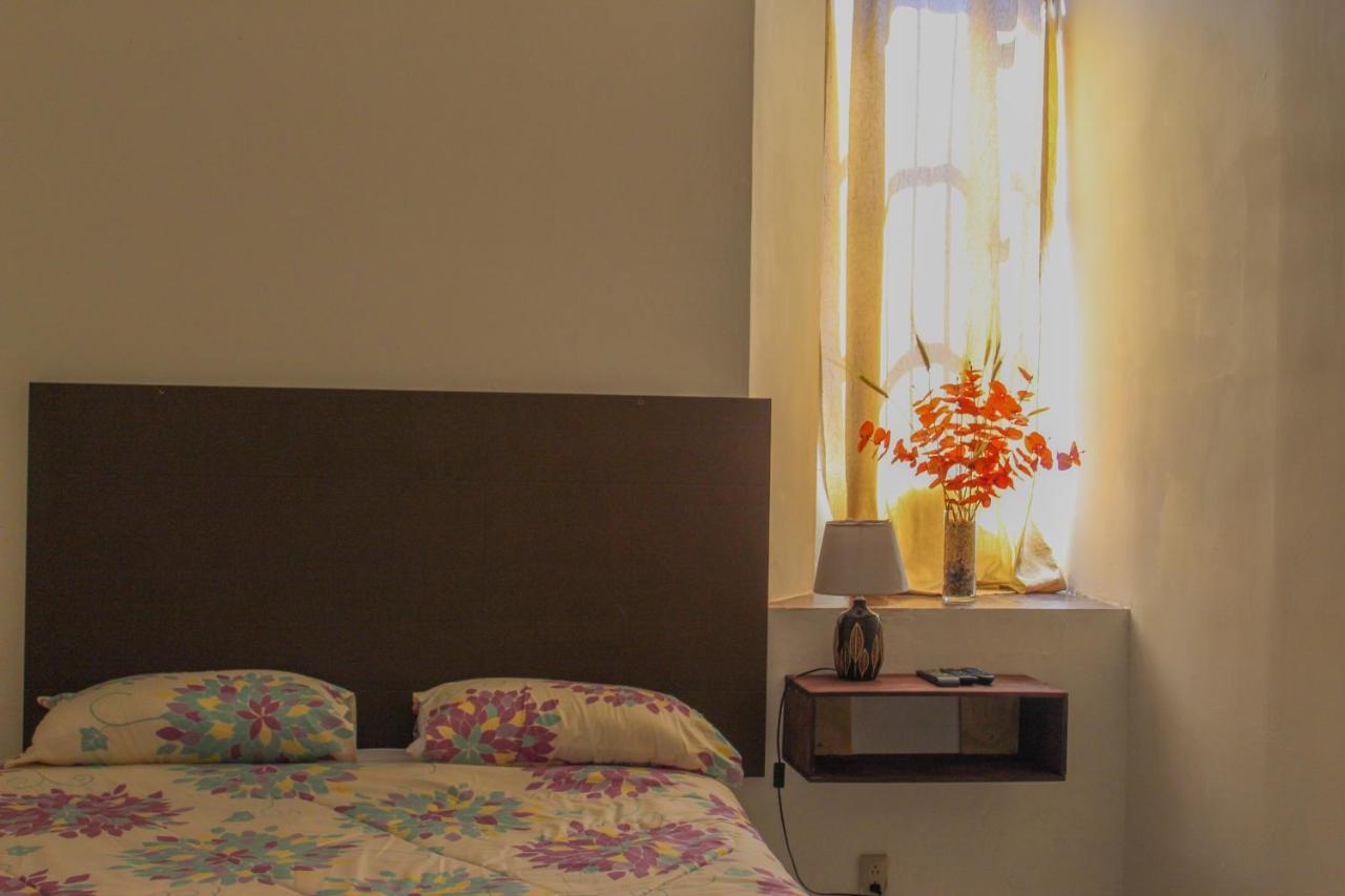 Hotel Y Cafe Ixmati Suchitoto Екстер'єр фото