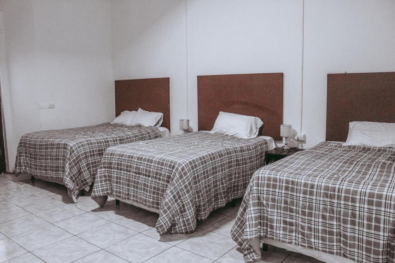 Hotel Y Cafe Ixmati Suchitoto Екстер'єр фото