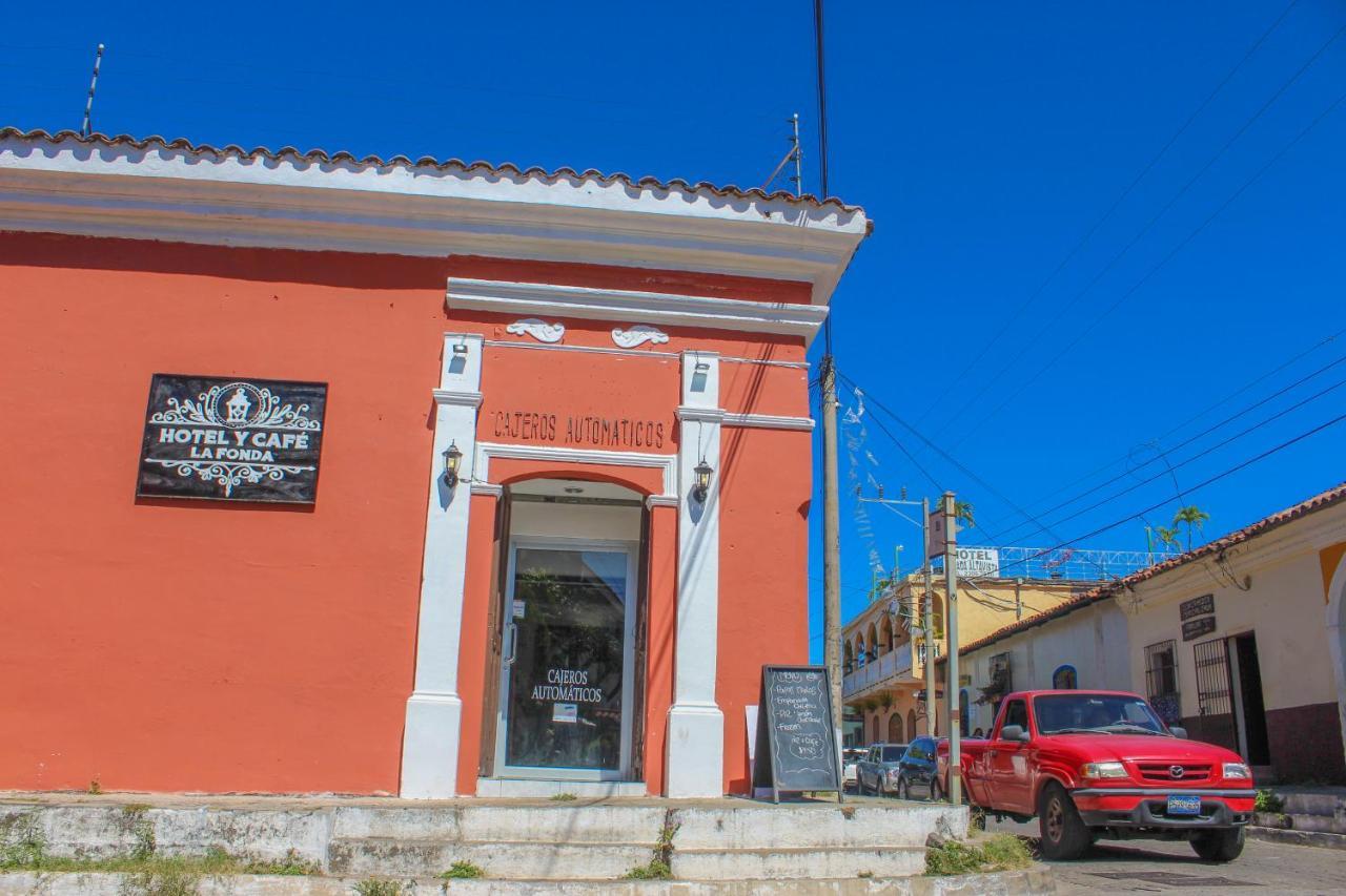 Hotel Y Cafe Ixmati Suchitoto Екстер'єр фото