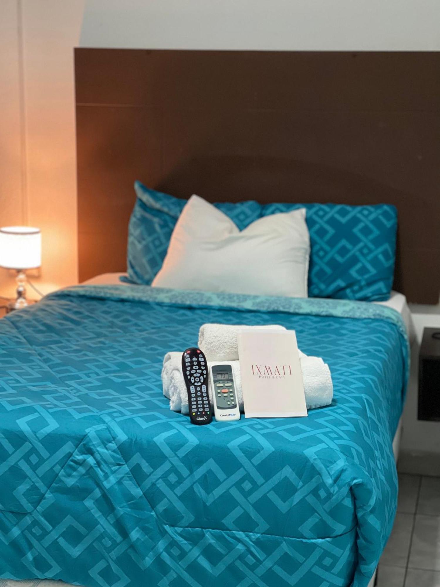 Hotel Y Cafe Ixmati Suchitoto Екстер'єр фото