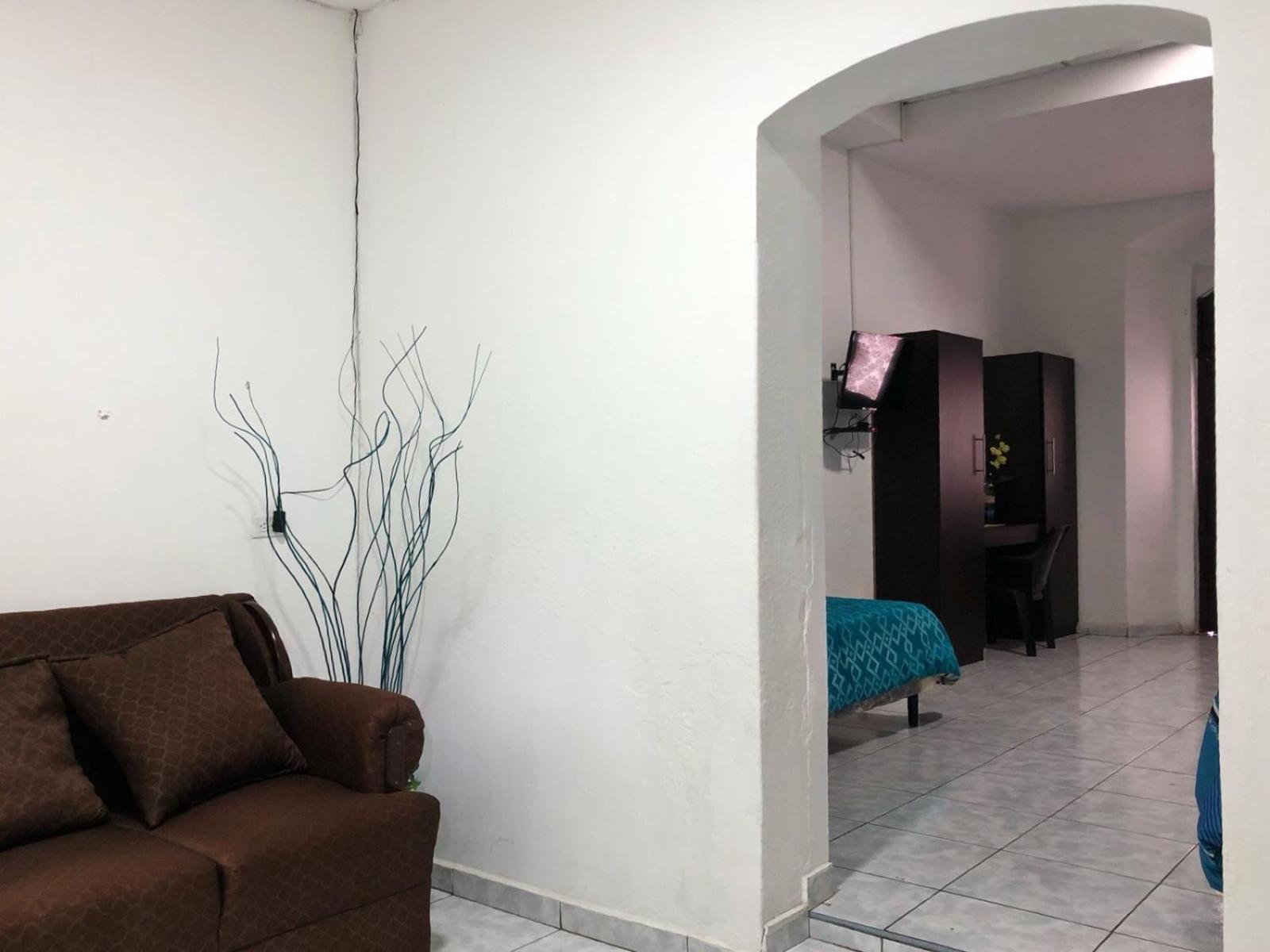 Hotel Y Cafe Ixmati Suchitoto Екстер'єр фото